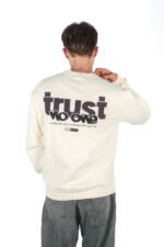 BUZO TRUST NO ONE - Imagen 4