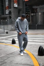 BUZO BOXY LISO CAPUCHA - Imagen 3
