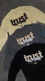 BUZO TRUST NO ONE - Imagen 2